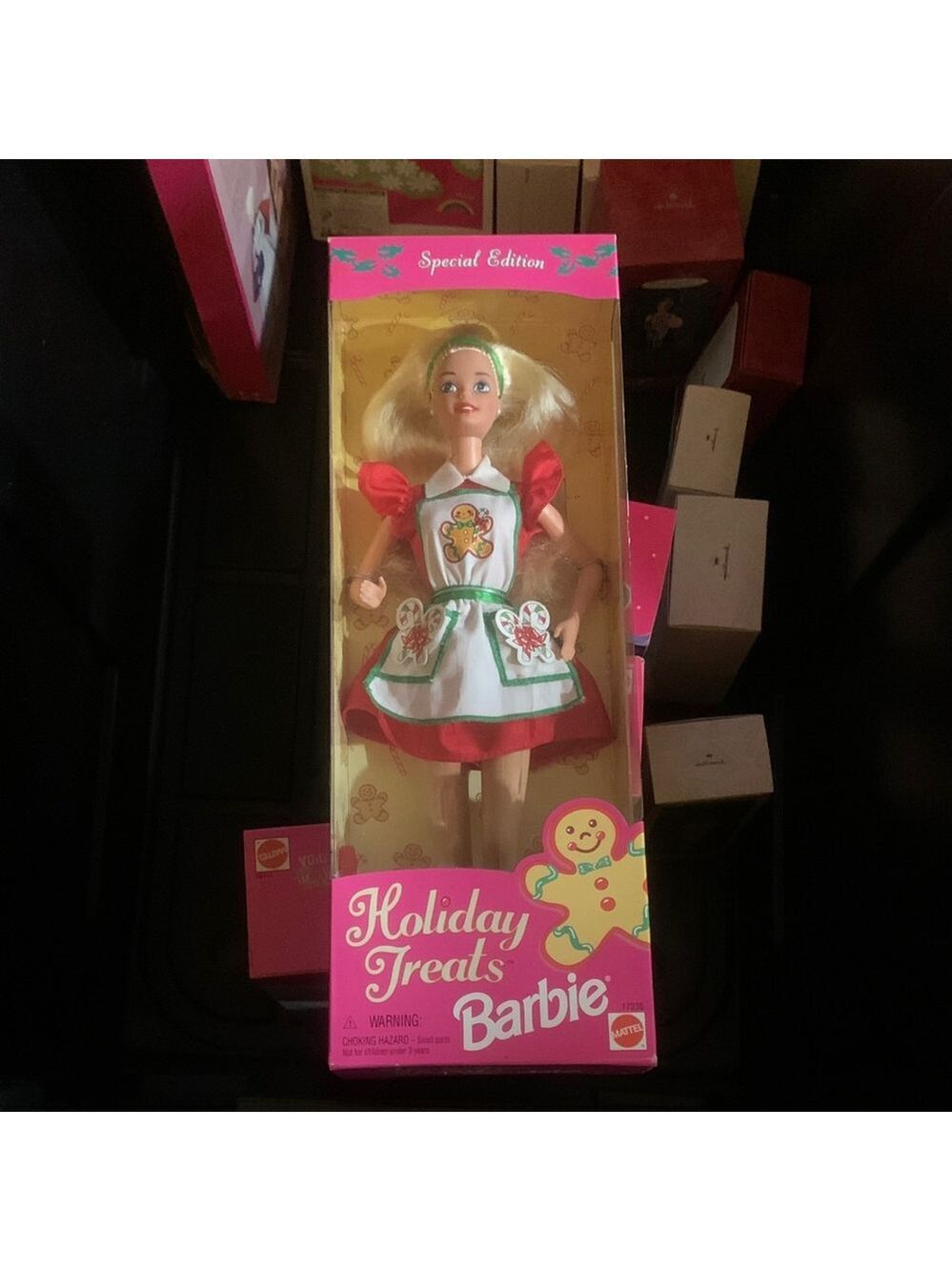 Vintage 1997 Holiday Treats Barbie NIB #17236
